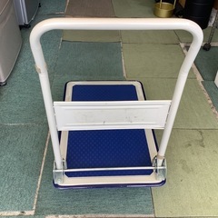 【リサイクルサービス八光】幅46.5㎝　折りたたみスチール台車　最大積載量 150kgの画像