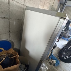 シャープ冷蔵庫2007年製の画像