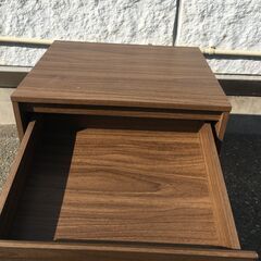 JM20476S)サイドテーブル ナイトテーブル 引き出し付き 幅：約45cm  高さ：約55cm 奥行：約39,5cm 中古品【取りに来られる方限定】の画像