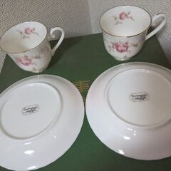 新品未使用　ノリタケ　カップ＆ソーサー花柄金彩ピンクローズ２個セットの画像