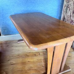 木製ダイニングテーブル ＋ 椅子2脚セット　しっかりした作りの画像
