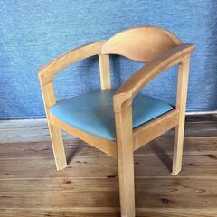 木製ダイニングテーブル ＋ 椅子2脚セット　しっかりした作りの画像