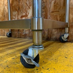 a(7706) ステンレス作業台 キャスター付き W900D600H800 ステンレス台 作業台 厨房 業務用 店舗用 飲食店 直接引き取りも歓迎 大阪 中古の画像