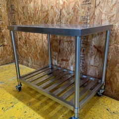 a(7706) ステンレス作業台 キャスター付き W900D600H800 ステンレス台 作業台 厨房 業務用 店舗用 飲食店 直接引き取りも歓迎 大阪 中古の画像