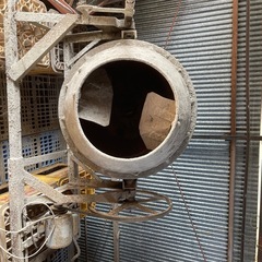 大型　コンクリートミキサーの画像
