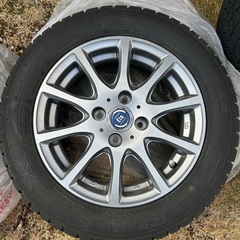 スタッドレスタイヤの画像