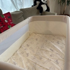 【お譲り先決まりました】添い寝対応・多機能ベビーベッド（ホワイト・高さ5段調節・キャスター付き）の画像