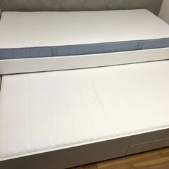 【美品】ベッド ＩＫＥＡ（イケア）２人目用ベッド（アンダーベッド）＆収納付き　ホワイト　90x200 cmの画像