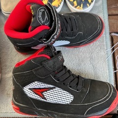 19cmのスニーカーの画像