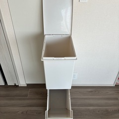 ゴミ箱の画像