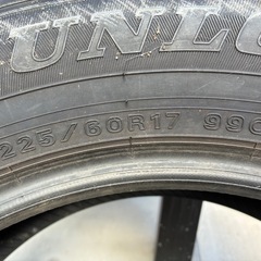 スタッドレスタイヤ4個　の画像