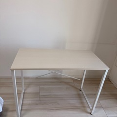 ニトリのデスクの画像