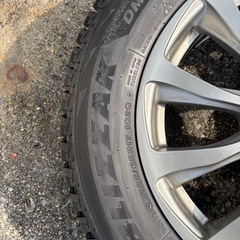 スタッドレスタイヤ　ホイルセットの画像