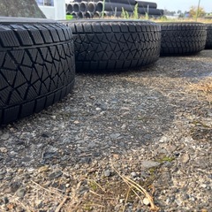 スタッドレスタイヤ　ホイルセットの画像