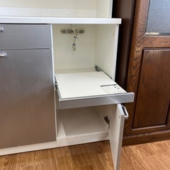 取りに来れる方限定！レンジボード ホワイト×シルバーの画像