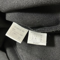 スーツ、インナー、トップスの画像