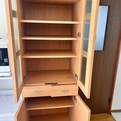  食器棚 引き取り者決定しましたの画像
