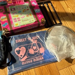 気になるものコメント下さい！おもちゃ　キッチン　ベルト　お皿　フライパンの蓋の画像