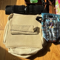 気になるものコメント下さい！おもちゃ　キッチン　ベルト　お皿　フライパンの蓋の画像