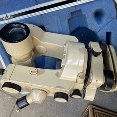 測量機器（オートレベル）の画像