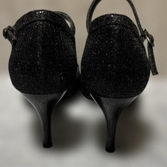 ストロベリーフィールズ パンプス 23 黒 リボン 日本製 ヒールの画像