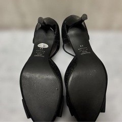 ストロベリーフィールズ パンプス 23 黒 リボン 日本製 ヒールの画像