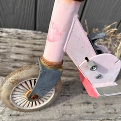 スクーター　キックボードの画像