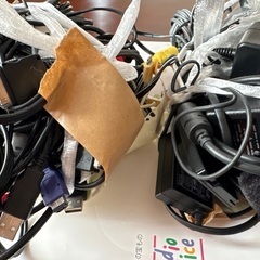 ゲーム用？のケーブル類の画像