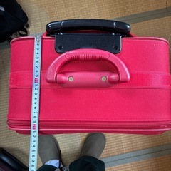 大きいキャリーケースの画像