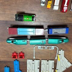 プラレール カンカン踏切セット レール ループ 車両 はやぶさ コンテナ トミカ まとめ売りの画像