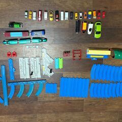 プラレール カンカン踏切セット レール ループ 車両 はやぶさ コンテナ トミカ まとめ売りの画像