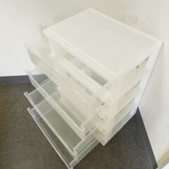 △ B チェスト 衣類収納 4段 メーカー不明 天板部分歪み、キズありの画像