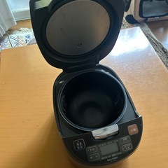 シャープ炊飯器(5合炊き)の画像