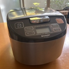 シャープ炊飯器(5合炊き)の画像