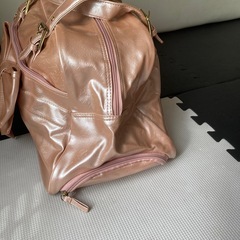 ボストンバック型キャリーケースの画像