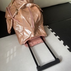 ボストンバック型キャリーケースの画像