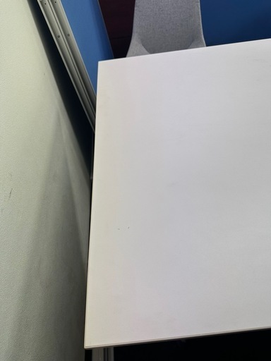 取引進行中　
オフィス用　会議　ミーティングテーブル