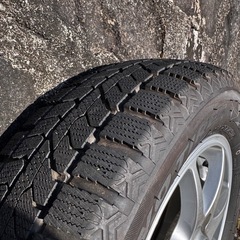 スタッドレスタイヤの画像