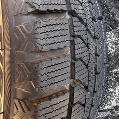 スタッドレスタイヤの画像