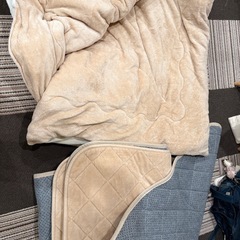 こたつテーブルの画像