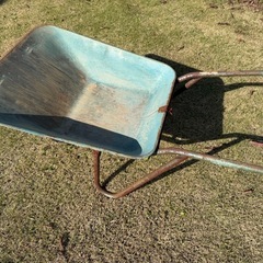 一輪車(ガーデニングや農作業に)の画像