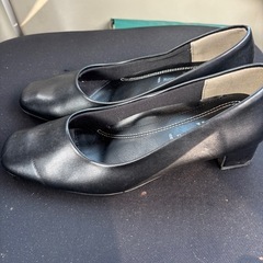 女性用の靴　24cmの画像