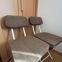 パイプ椅子2脚　纏めての画像