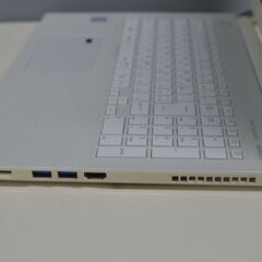 中古良品ノートパソコン 東芝Dynabook T55/FWD Windows11+office 爆速SSD256GB core i5-8250U/メモリ8GB/15.6インチ/WEBカメラ/ブルーレイの画像