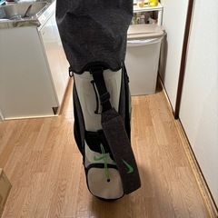 ナイキ軽量キャディーバックの画像