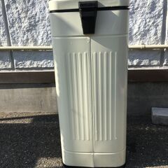 JM20479Y ペダル式ゴミ箱30L ・外寸 　幅：約27cm 高さ：約64cm 奥行：約27cmの画像