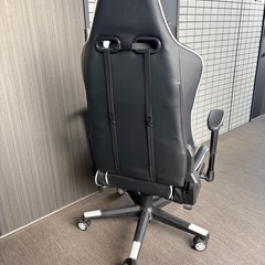 「予約中」GTRACING ゲーミングチェア オフィスチェア 多機能 ゲーム用チェア リクライニング パソコンチェア ハイバック ヘッドレスト ランバーサポート PUレザー ひじ掛け付きの画像