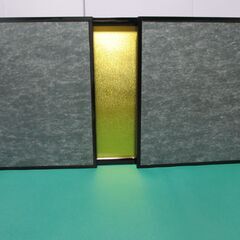 金屏風風 三曲衝立 金と黒 和風背景ボード 撮影・人形飾り・インテリアにの画像