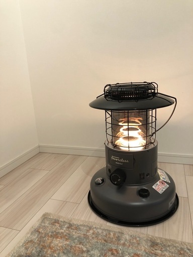 トヨトミ　石油ストーブ　ダークグレー