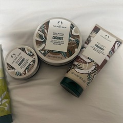 ボディショップ　ココナッツ新品💕他ほんの少し使いました。の画像